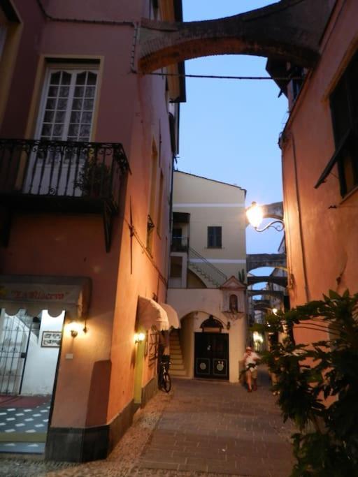 Sea View, In The Old Town Santo Stefano Al Mare Apartment Ngoại thất bức ảnh